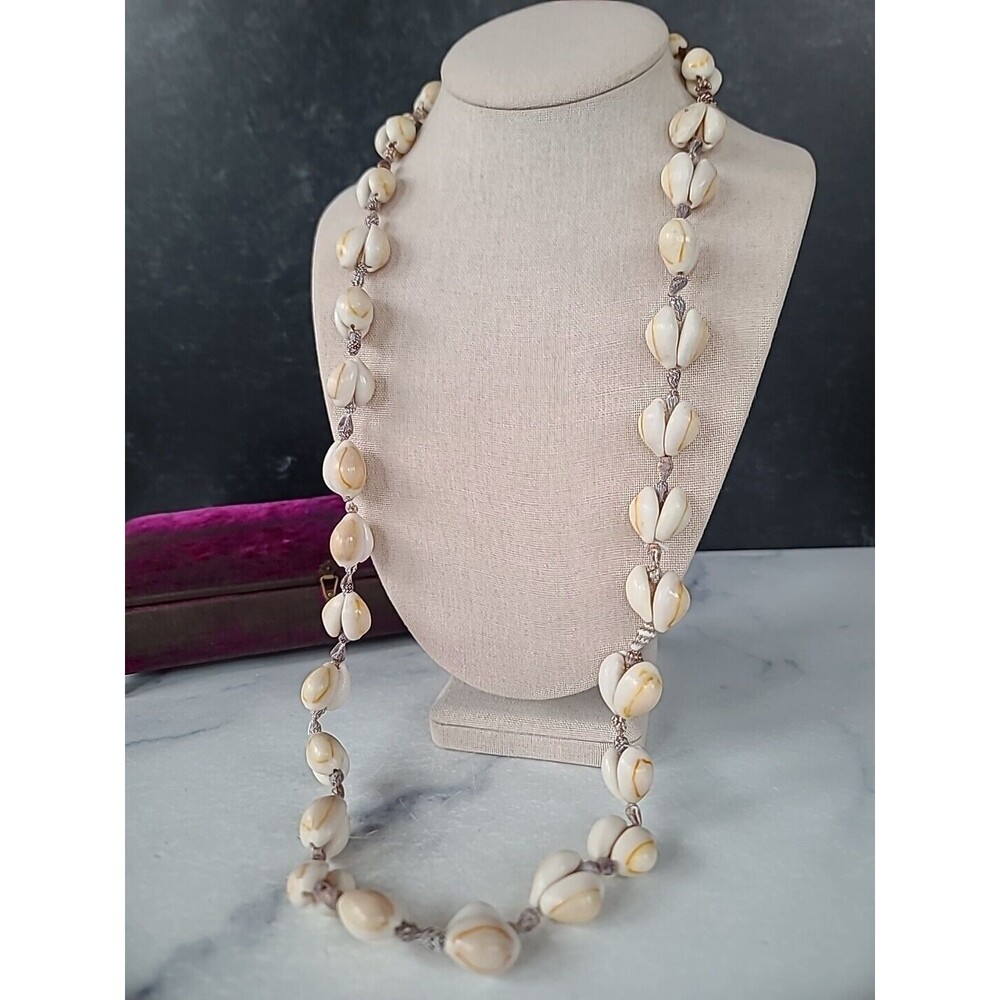 Shell Beaded Necklace Vintage